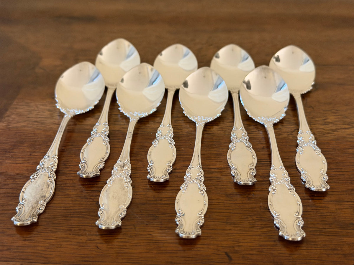 Set of 8 Wm. Rogers Melrose Petite Silverplate Teaspoons, Pattern Introduced 1898
