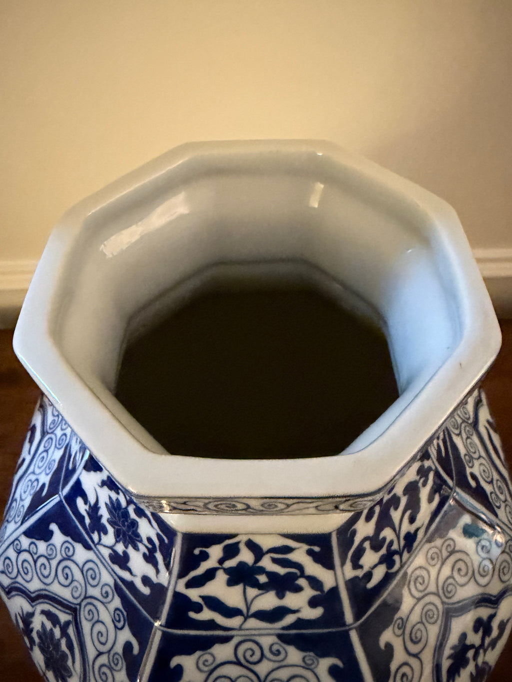Large Vintage Chinese Blue & White Octagonal Porcelain Vase