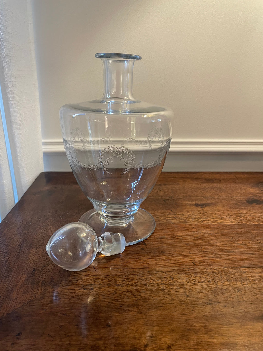 Vintage Hand-blown Glass Footed Blown Glass Eteched Laurel Wreath Motif Decanter with Lid (approx 12 inches tall, 5.5 inches wide)