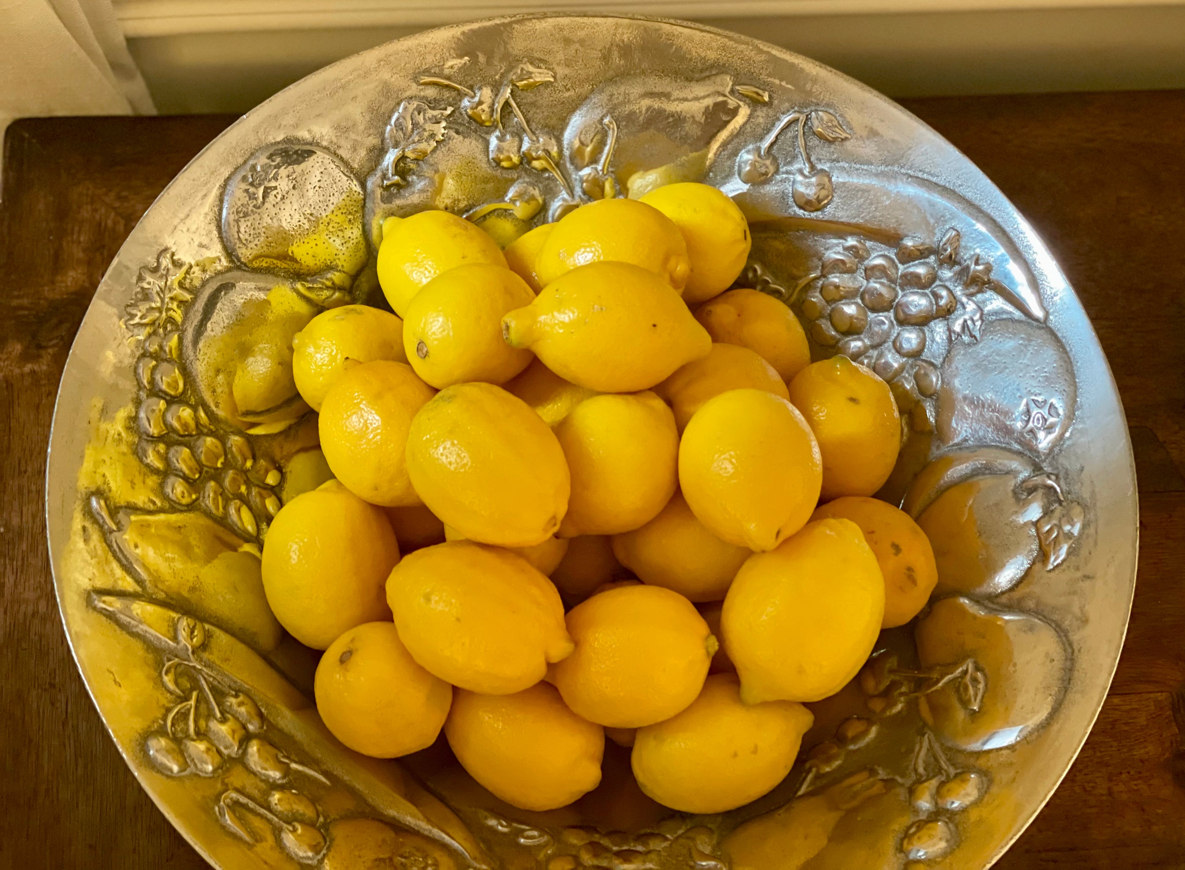 Vintage Wilton Armetale Oversized Fruit Serving Bowl & Centerpiece, 16"