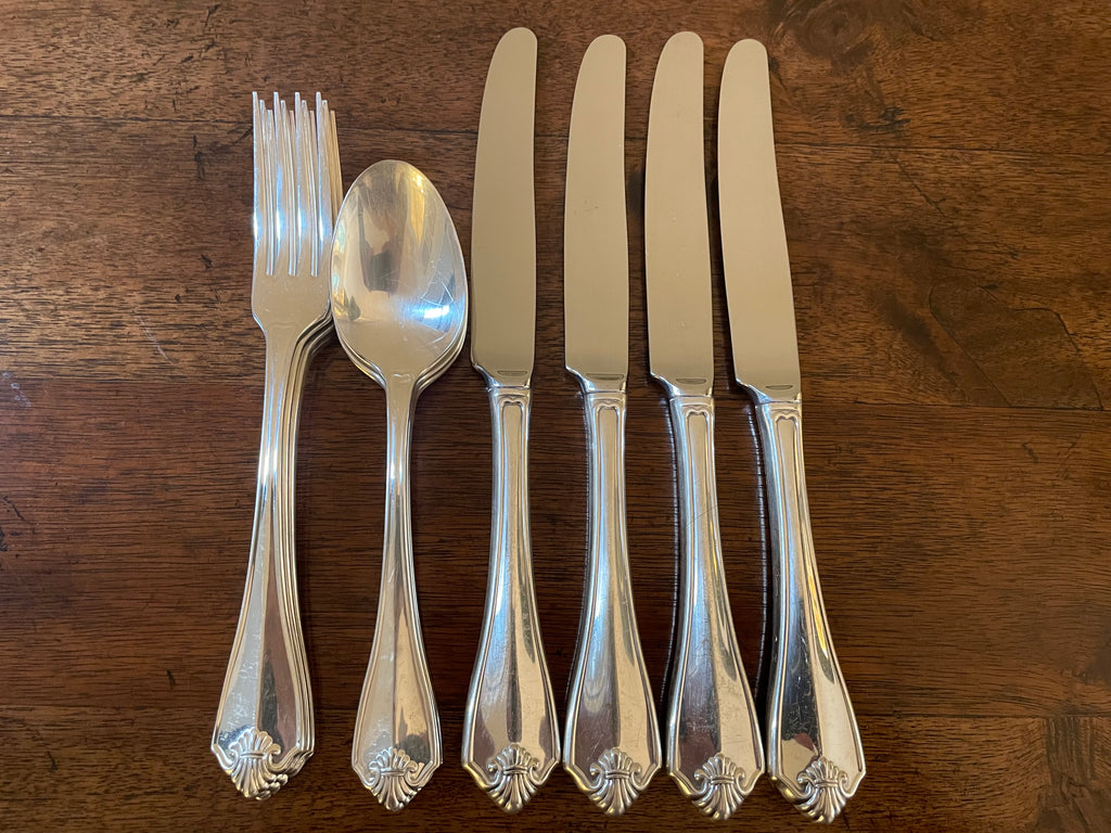 Vintage 1881 Rogers for Oneida “King James” Silverplate Flatware, Service for 4