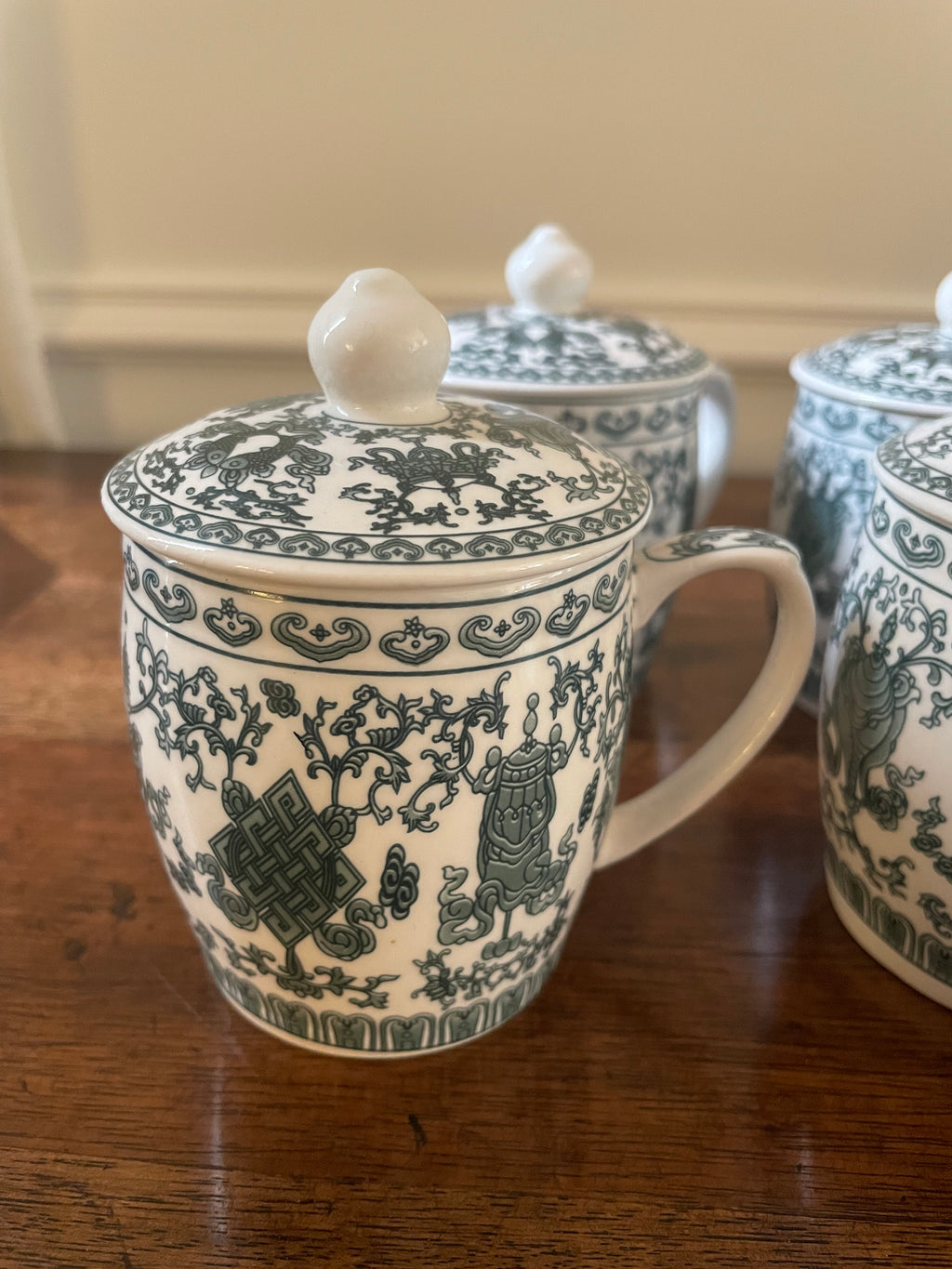 Rare set of 4 Lidded Vintage Chinese Tea Cups, Green White Pattern
