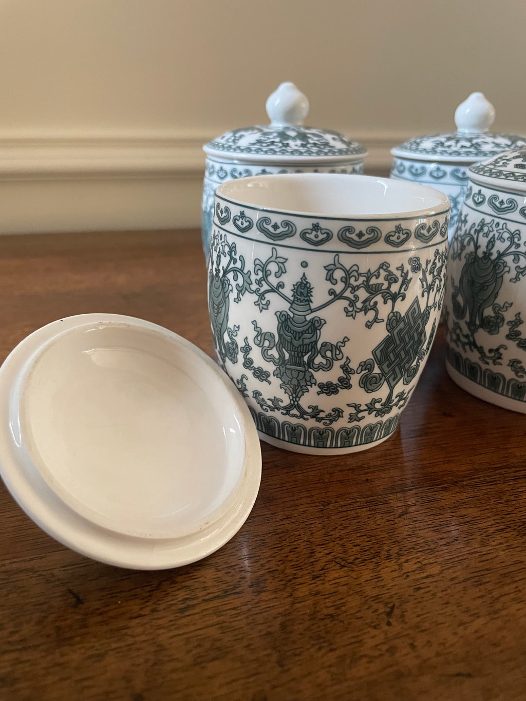 Rare set of 4 Lidded Vintage Chinese Tea Cups, Green White Pattern