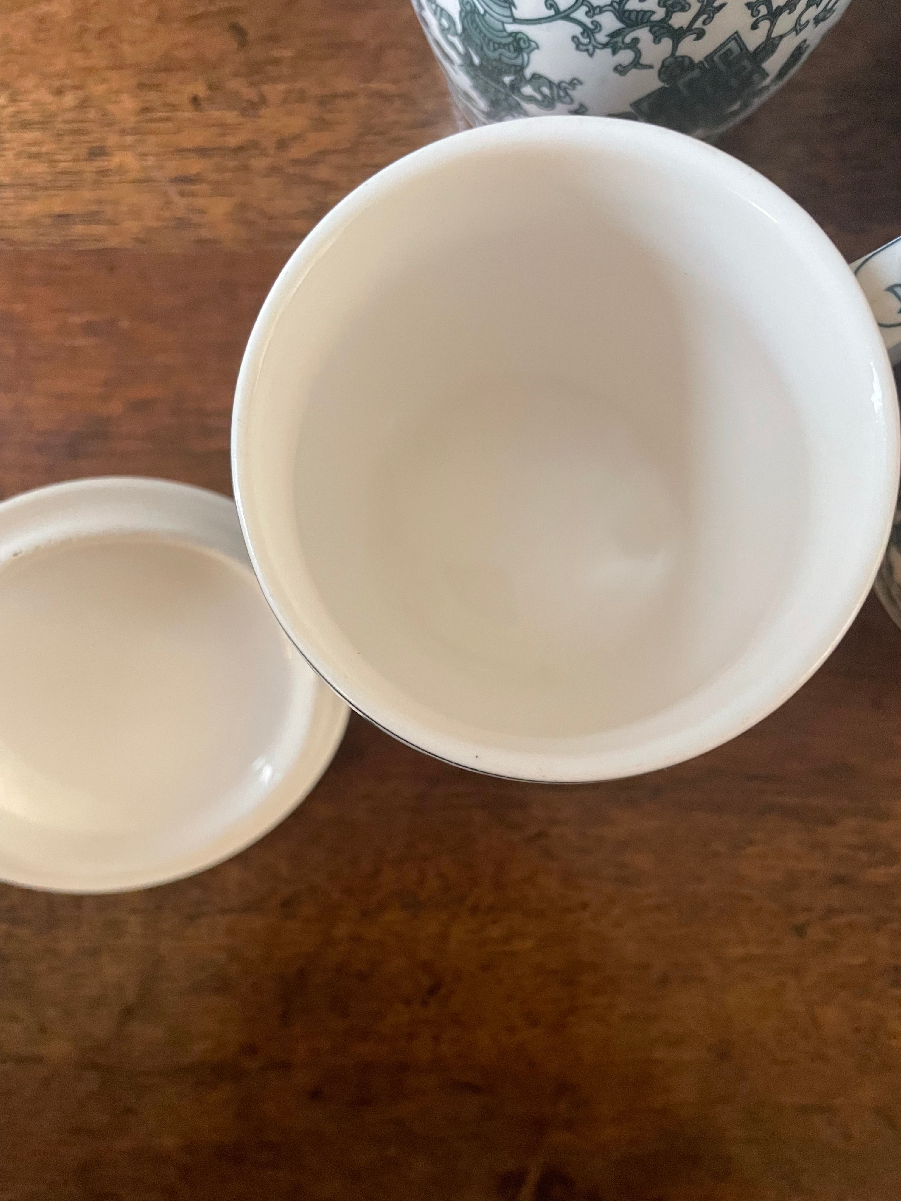 Rare set of 4 Lidded Vintage Chinese Tea Cups, Green White Pattern
