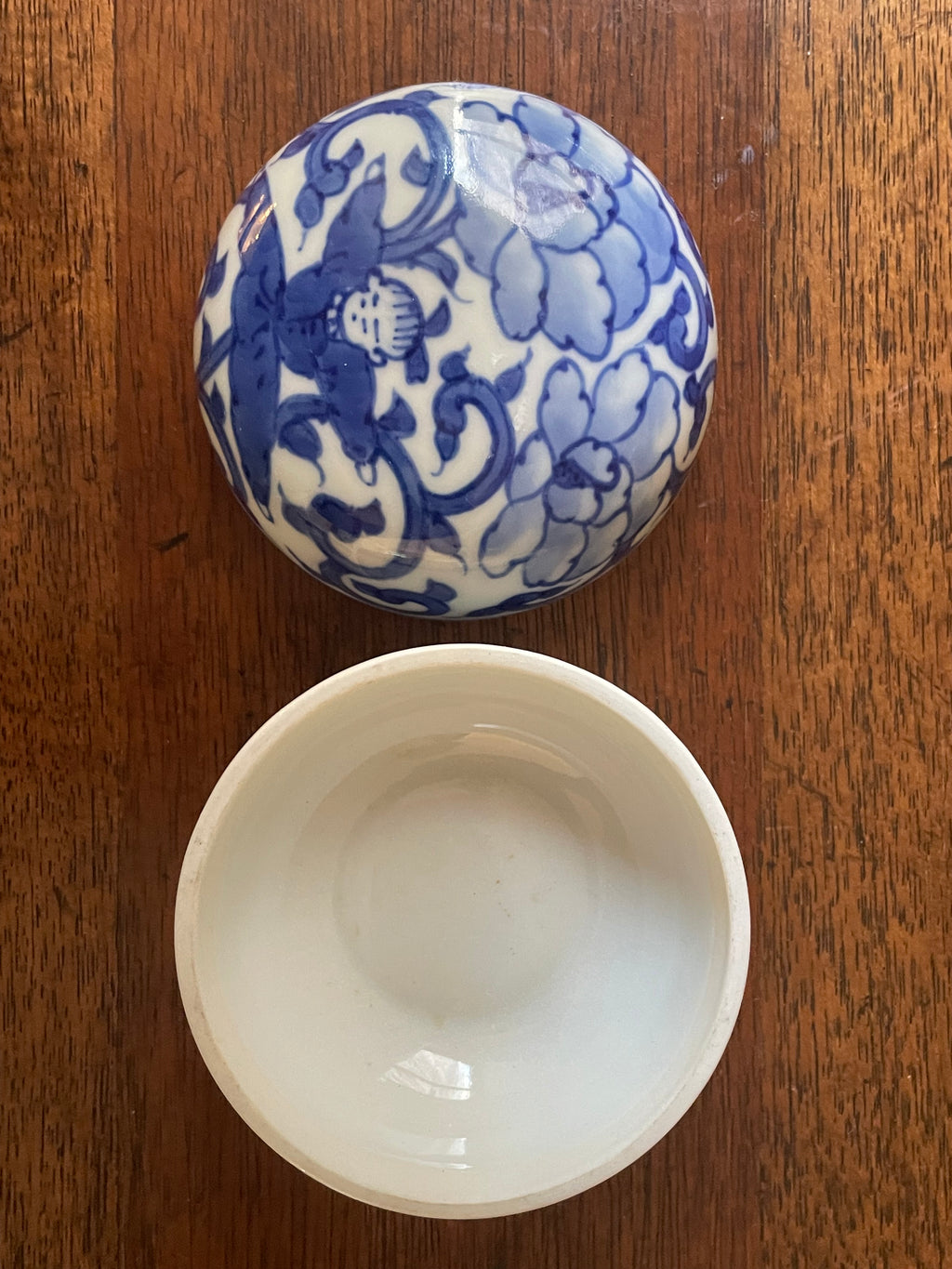 Vintage Gump’s Japan Blue & White Porcelain Karako Acrobat Kogo Trinket Box