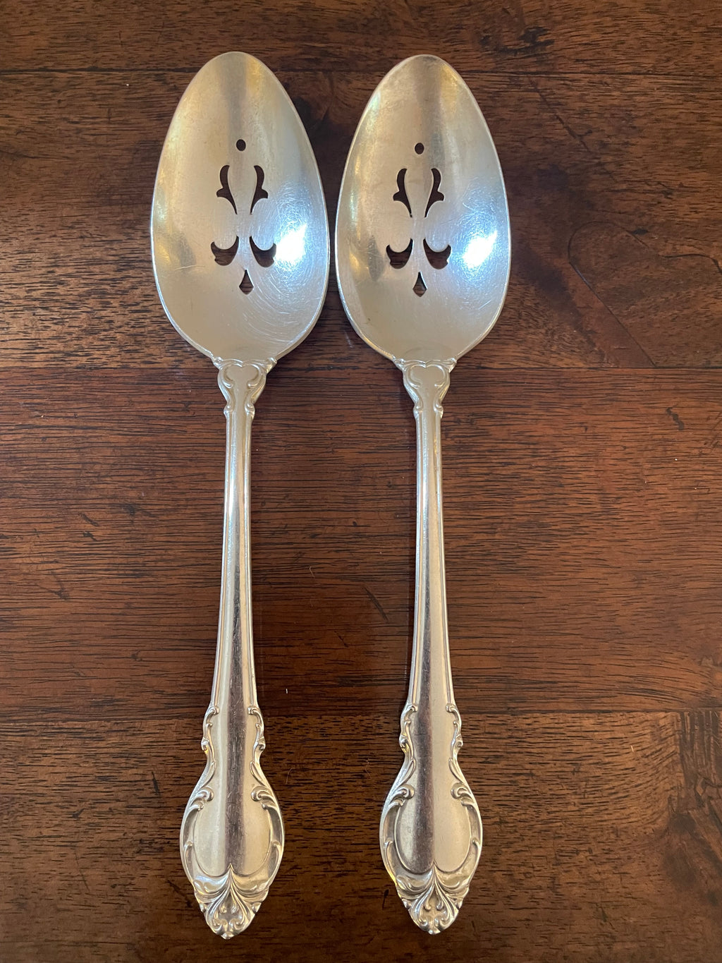 Vintage Holmes & Edwards “Silver Fashion” DeepSilver Pierced Serving Spoons, c. 1957–1960, Set of 2