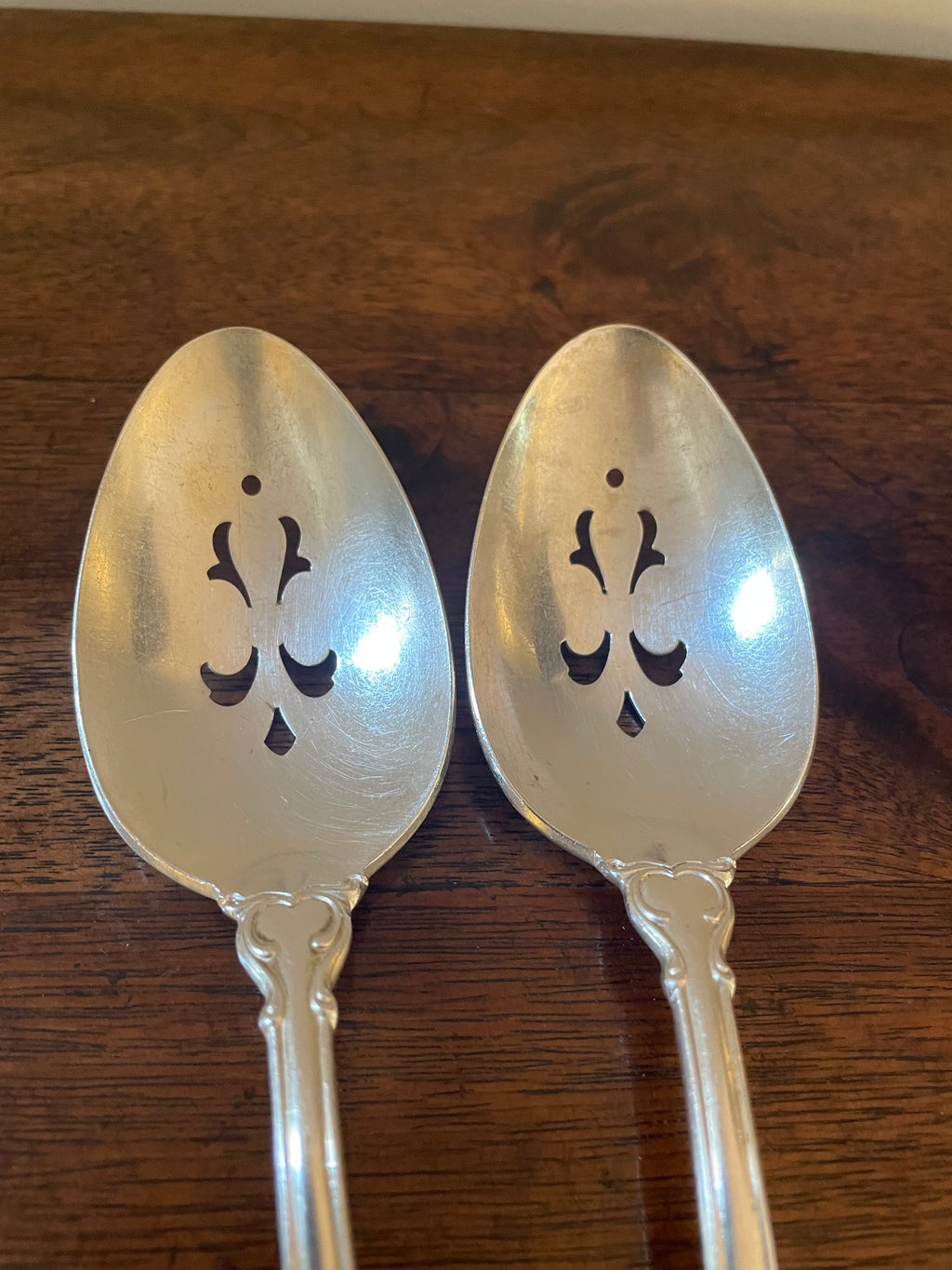 Vintage Holmes & Edwards “Silver Fashion” DeepSilver Pierced Serving Spoons, c. 1957–1960, Set of 2