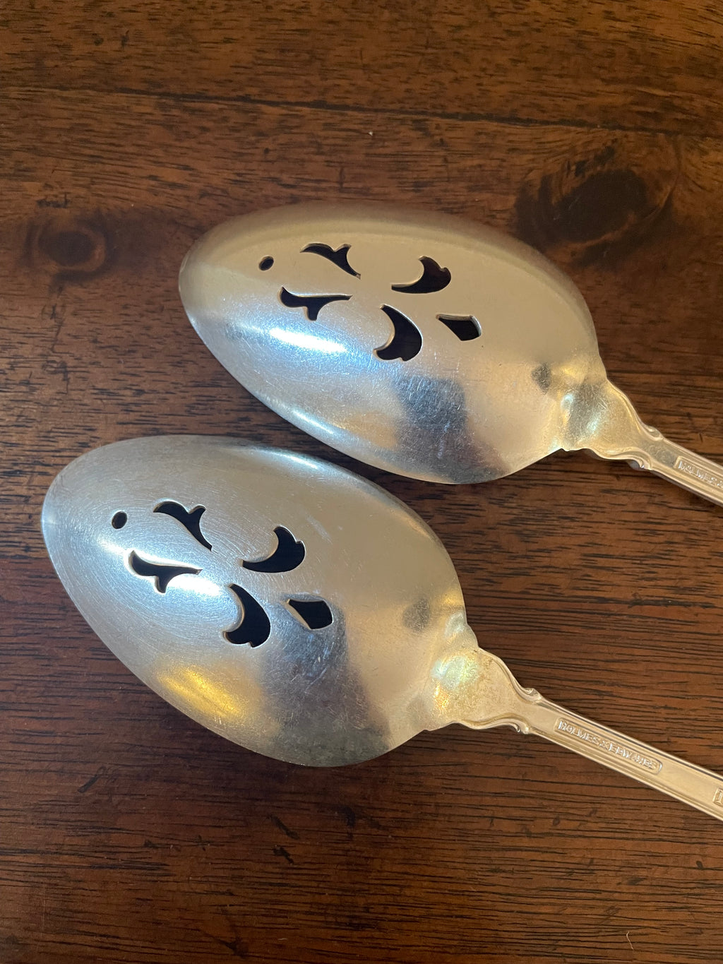 Vintage Holmes & Edwards “Silver Fashion” DeepSilver Pierced Serving Spoons, c. 1957–1960, Set of 2