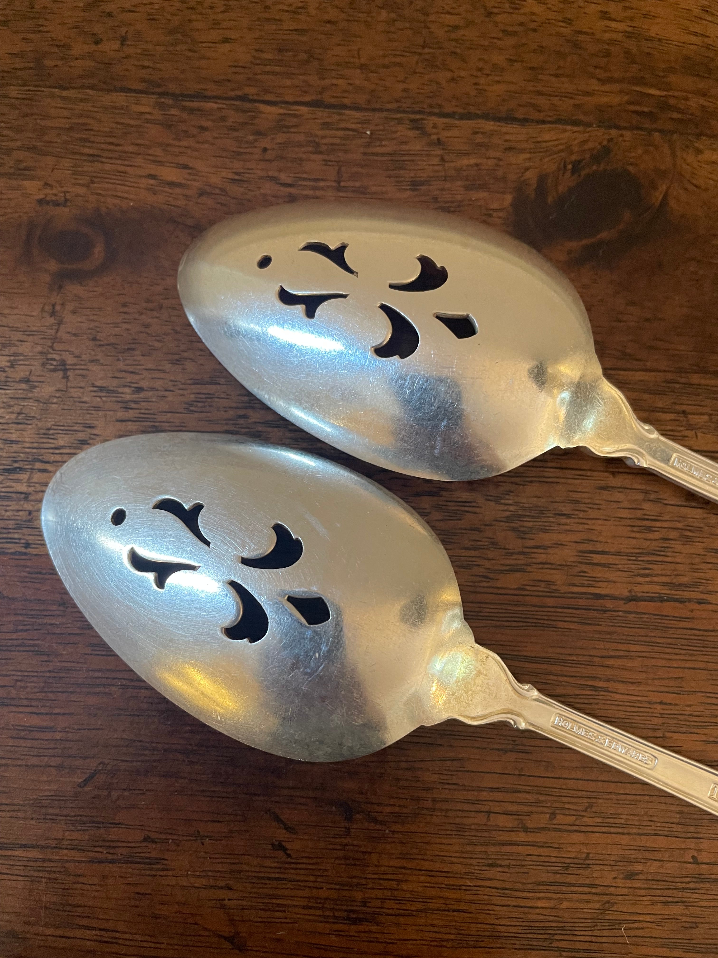 Vintage Holmes & Edwards “Silver Fashion” DeepSilver Pierced Serving Spoons, c. 1957–1960, Set of 2