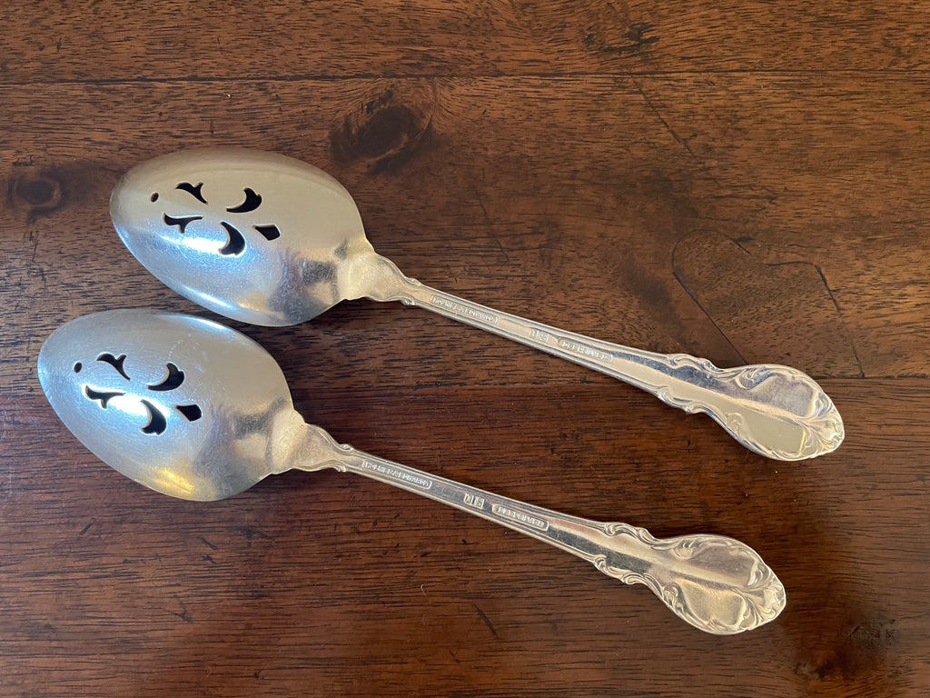 Vintage Holmes & Edwards “Silver Fashion” DeepSilver Pierced Serving Spoons, c. 1957–1960, Set of 2