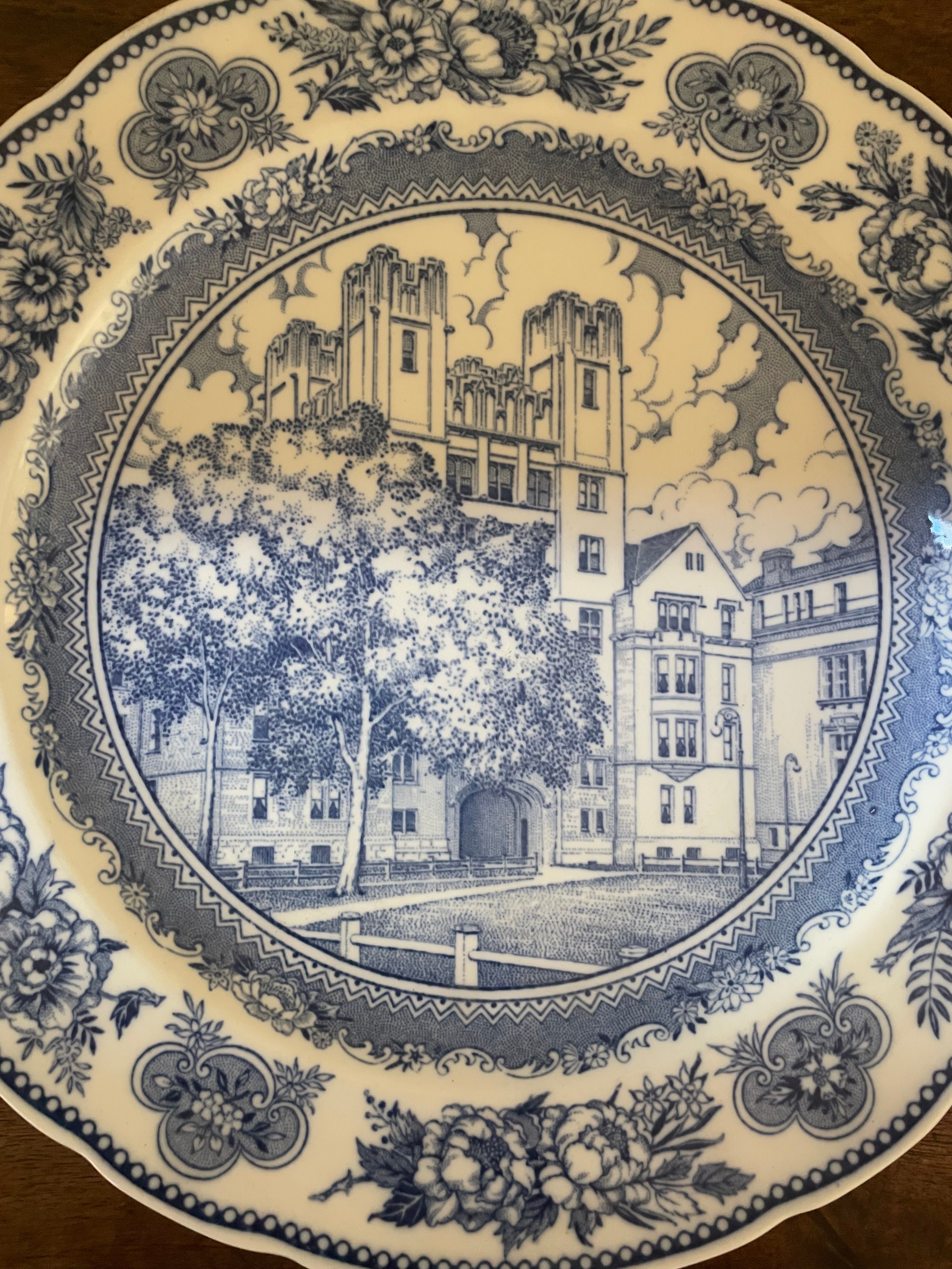 Antique 1931 Wedgwood Yale University Blue & White Dinner Plates, Set of 8