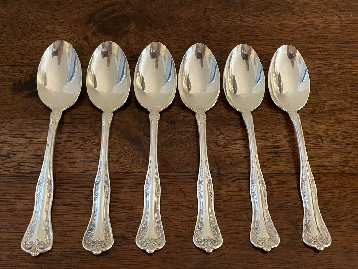 Vintage National Silver Co. “Queen Elizabeth” Silverplate Flatware – 18-Piece Service for 6, c. 1930s–1940s