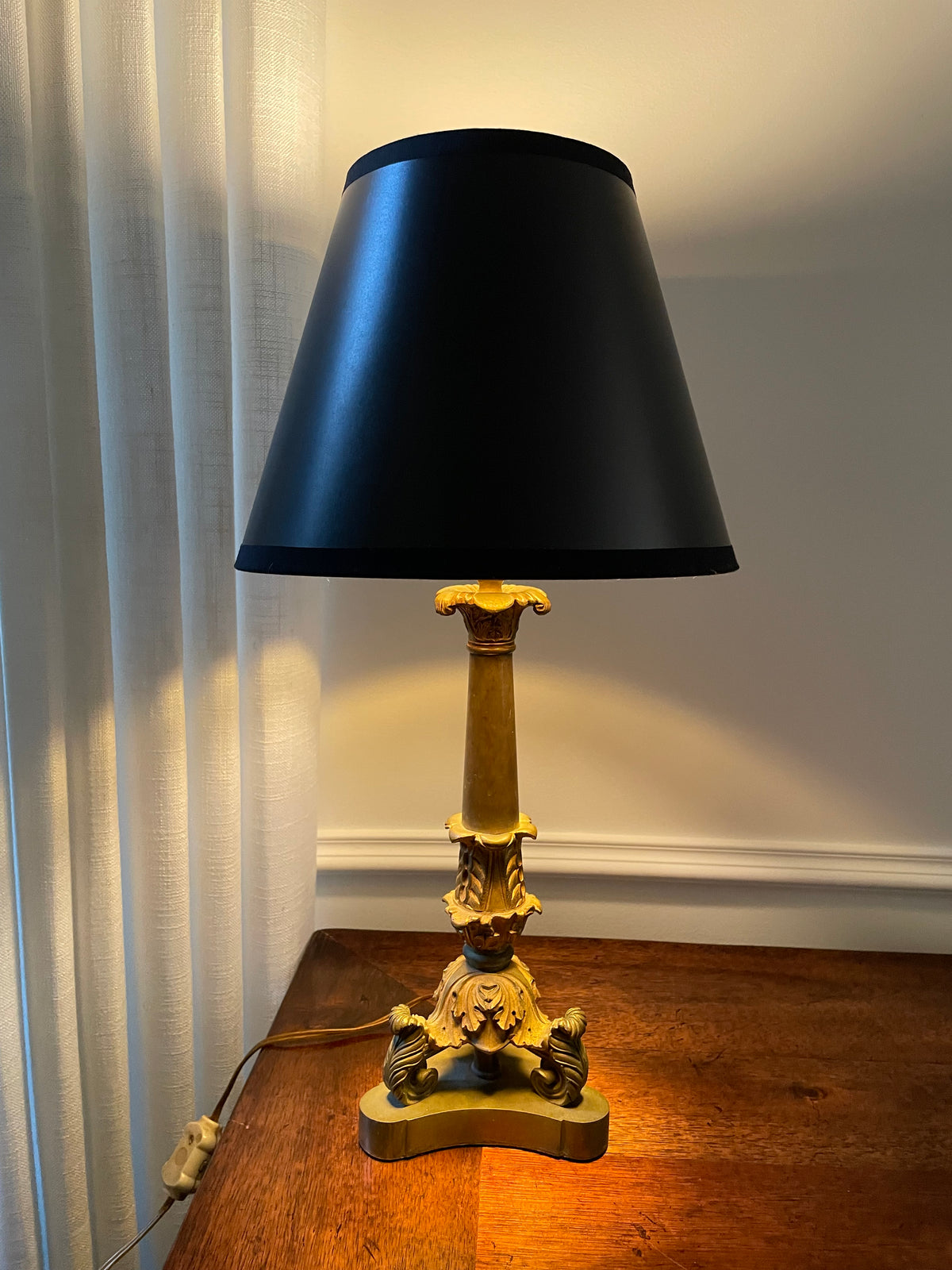 Antique Neoclassical Bronze Table Lamp with Black & Gold-Lined Shade, 19"